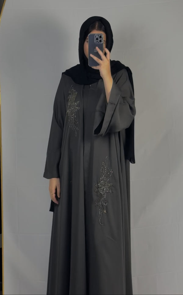 Nida abaya